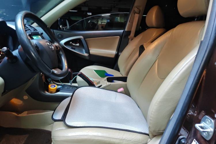 Used Toyota RAV4 2012 Luxurious Edition 2.0L Automatic All-Wheel Drive Left Front Seat