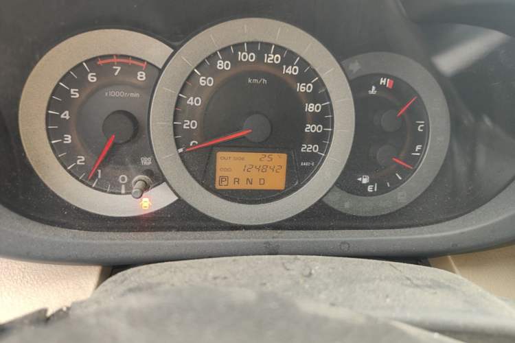Used Toyota RAV4 2012 Luxurious Edition 2.0L Automatic All-Wheel Drive Odometer Close Up