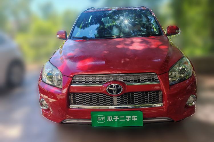 Used Toyota RAV4 2012 Luxurious 2.4L Automatic 4x4 with Stylish Features Front