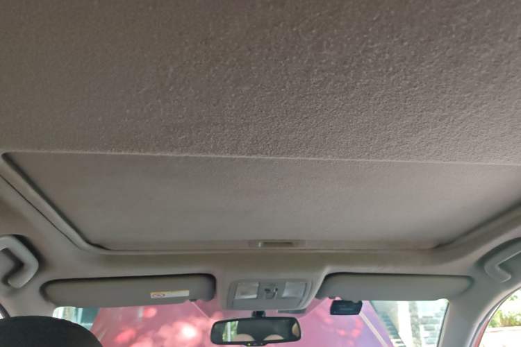 Used Toyota RAV4 2012 Luxurious 2.4L Automatic 4x4 with Stylish Features Headliner