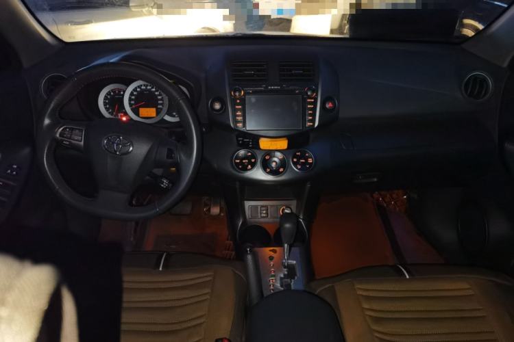 Used Toyota RAV4 2012 Luxurious 2.4L Automatic 4x4 with Stylish Features Center Console