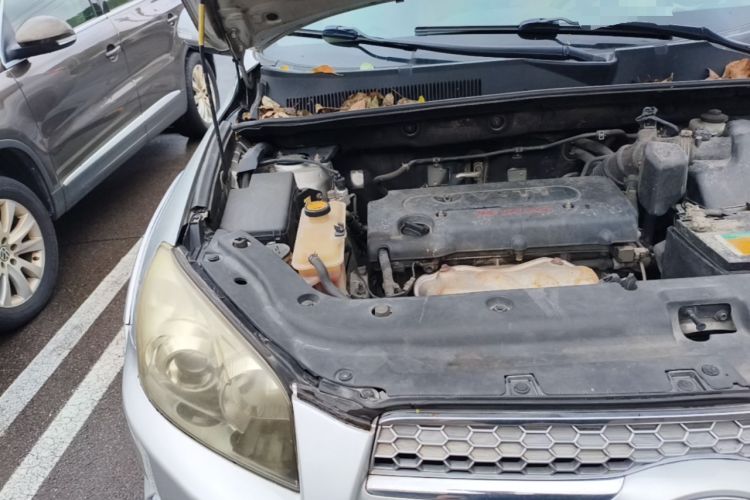 Used Toyota RAV4 2012 Luxurious 2.4L Automatic 4x4 with Stylish Features Engine Bay Right