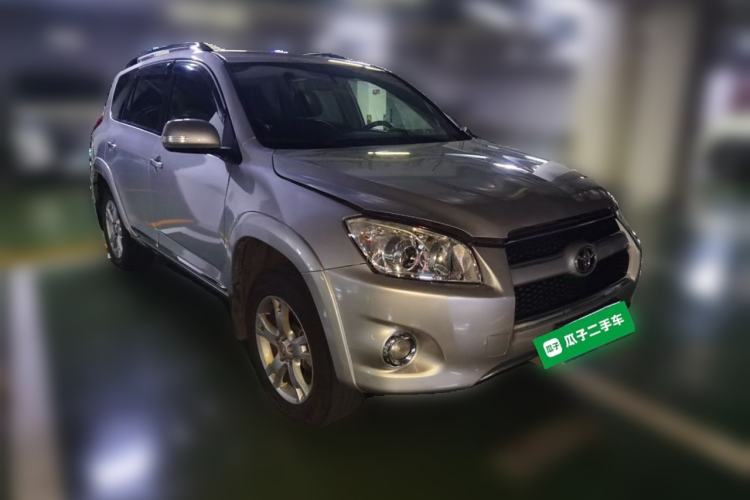 Used Toyota RAV4 2012 Luxurious 2.4L Manual 4x4 with Stylish Features Exterior 2