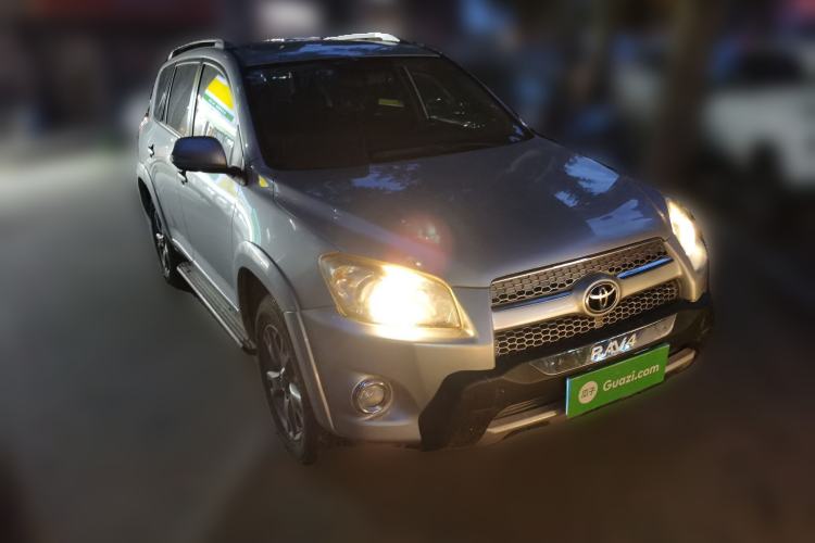 Used Toyota RAV4 2012 Luxurious 2.4L Automatic 4x4 with Stylish Features Front Right 45 Deg