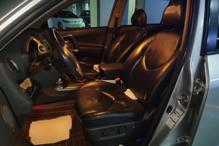 Used Toyota RAV4 2012 Luxurious 2.4L Manual 4x4 with Stylish Features Left Front Seat