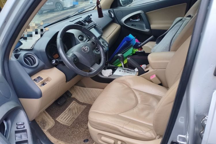 Used Toyota RAV4 2012 Luxurious 2.4L Automatic 4x4 with Stylish Features Left Front Seat