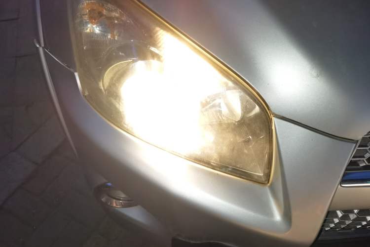 Used Toyota RAV4 2012 Luxurious 2.4L Automatic 4x4 with Stylish Features Right Front Headlight