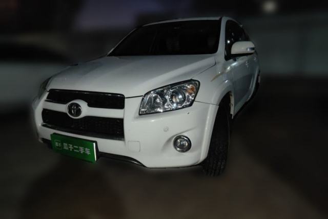Used Toyota RAV4 2012 Luxurious 2.4L Manual 4x4 with Stylish Features