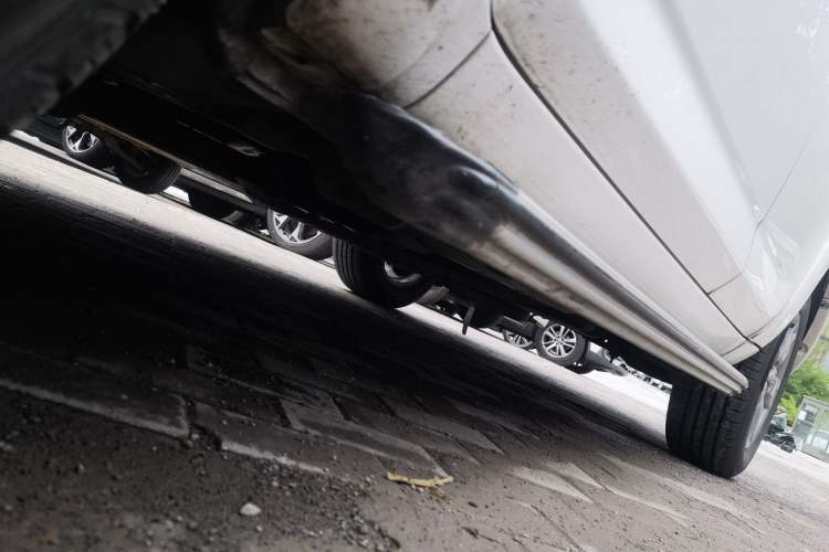 Used Toyota RAV4 2012 Luxurious Edition 2.0L Automatic All-Wheel Drive Chassis Front Left