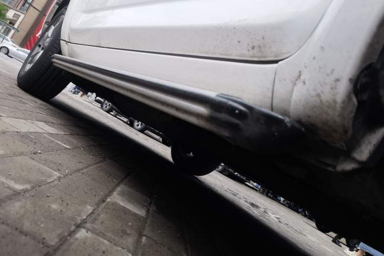 Used Toyota RAV4 2012 Luxurious Edition 2.0L Automatic All-Wheel Drive Chassis Front Right