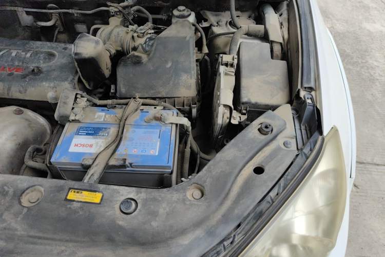 Used Toyota RAV4 2012 Luxurious Edition 2.0L Automatic All-Wheel Drive Engine Bay Left
