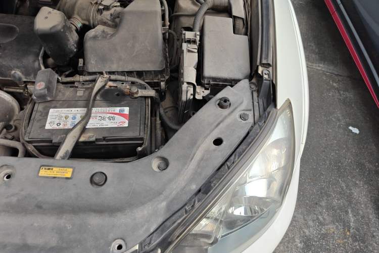 Used Toyota RAV4 2012 Luxurious 2.4L Automatic 4x4 with Stylish Features Engine Bay Left