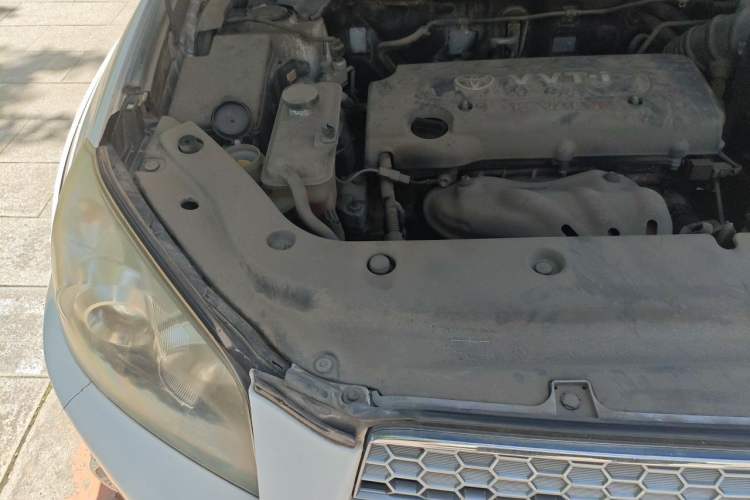 Used Toyota RAV4 2012 Luxurious Edition 2.0L Automatic All-Wheel Drive Engine Bay Right