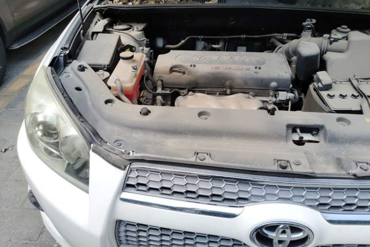 Used Toyota RAV4 2012 Luxurious 2.4L Automatic 4x4 with Stylish Features Engine Bay Right