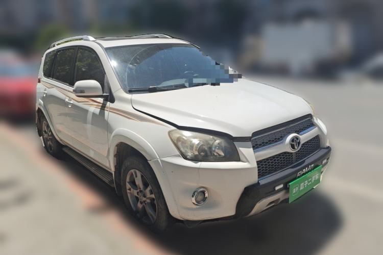 Used Toyota RAV4 2012 Luxurious Edition 2.0L Automatic All-Wheel Drive Front Right 45 Deg