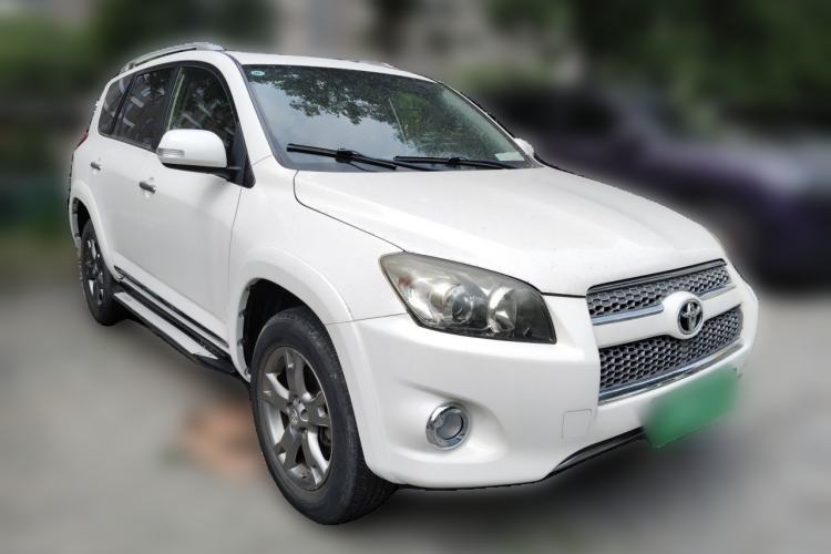 Used Toyota RAV4 2012 Luxurious 2.4L Automatic 4x4 with Stylish Features Front Right 45 Deg