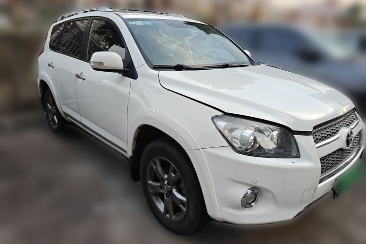 Used Toyota RAV4 2012 Luxurious 2.4L Automatic 4x4 with Stylish Features Front Right 45 Deg