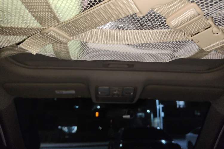 Used Toyota RAV4 2012 Luxurious 2.4L Manual 4x4 with Stylish Features Headliner