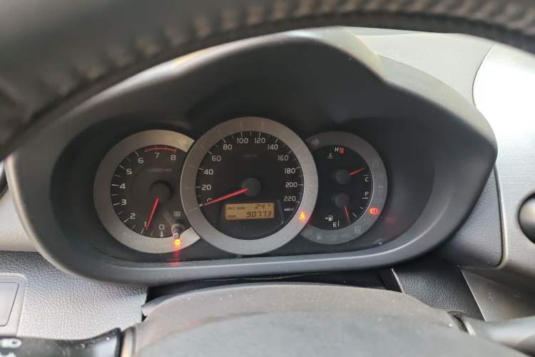 Used Toyota RAV4 2012 Luxurious 2.4L Manual 4x4 with Stylish Features Instrument Cluster