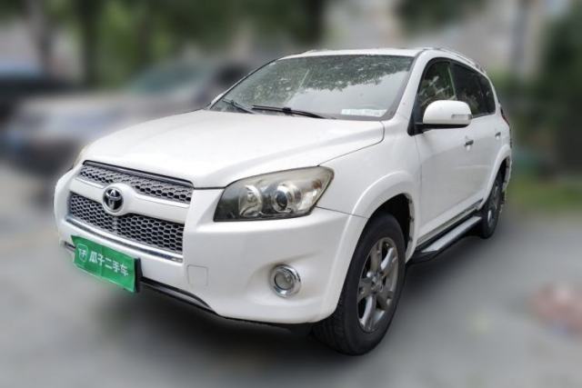 Used Toyota RAV4 2012 Luxurious 2.4L Automatic 4x4 with Stylish Features