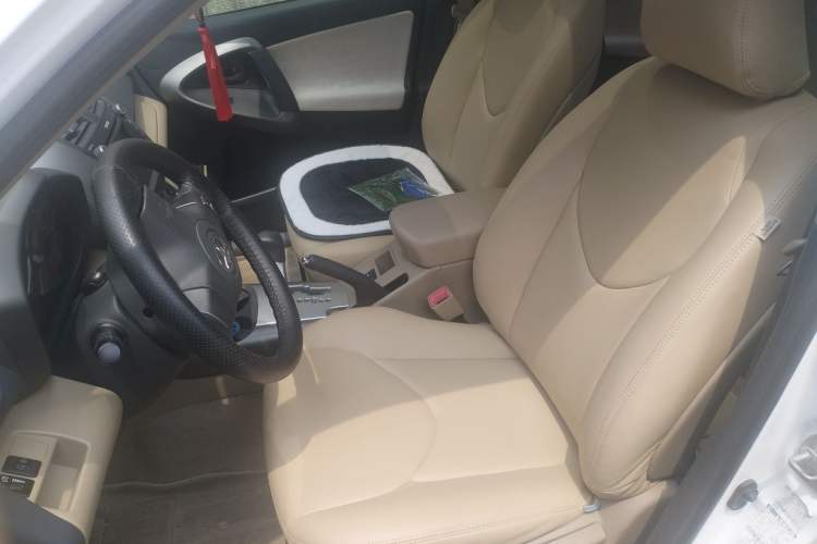 Used Toyota RAV4 2012 Luxurious Edition 2.0L Automatic All-Wheel Drive Left Front Seat