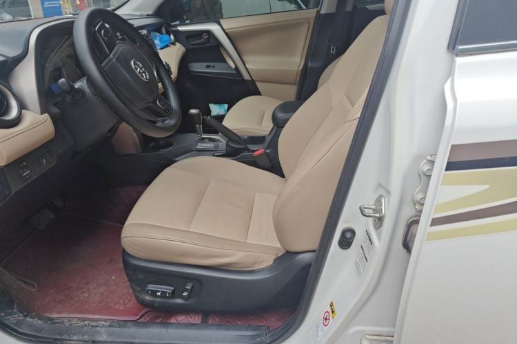 Used Toyota RAV4 2012 Luxurious 2.4L Automatic 4x4 with Stylish Features Left Front Seat