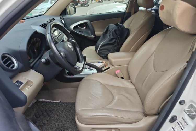 Used Toyota RAV4 2012 Luxurious 2.4L Automatic 4x4 with Stylish Features Left Front Seat