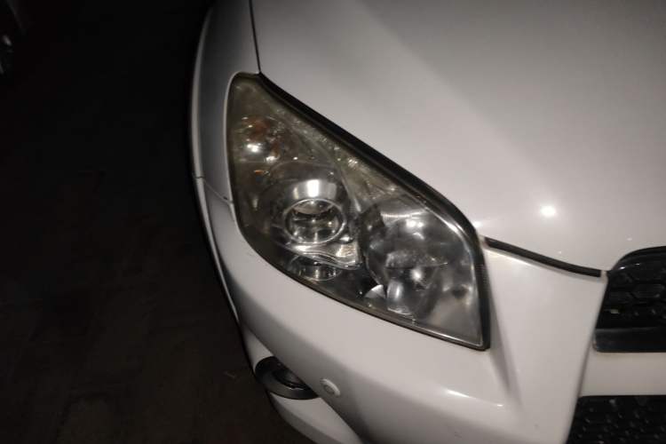 Used Toyota RAV4 2012 Luxurious 2.4L Manual 4x4 with Stylish Features Right Front Headlight