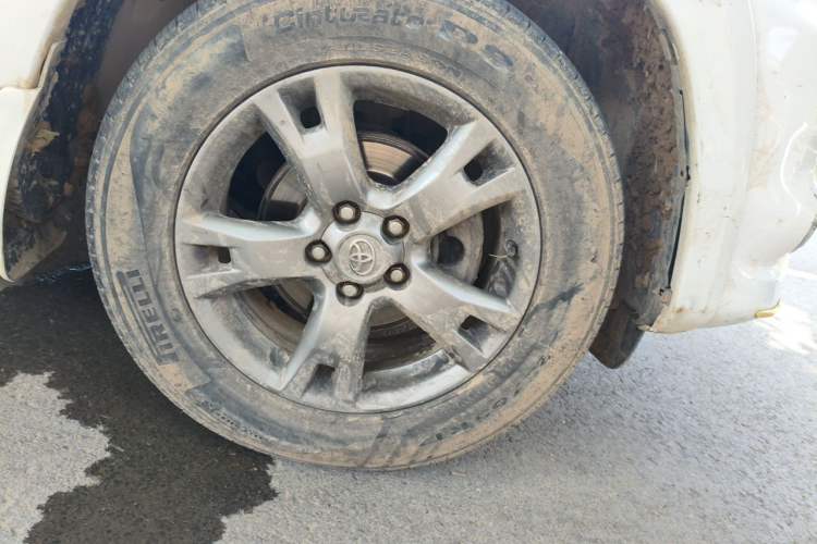 Used Toyota RAV4 2012 Luxurious Edition 2.0L Automatic All-Wheel Drive Right Front Wheel Hub