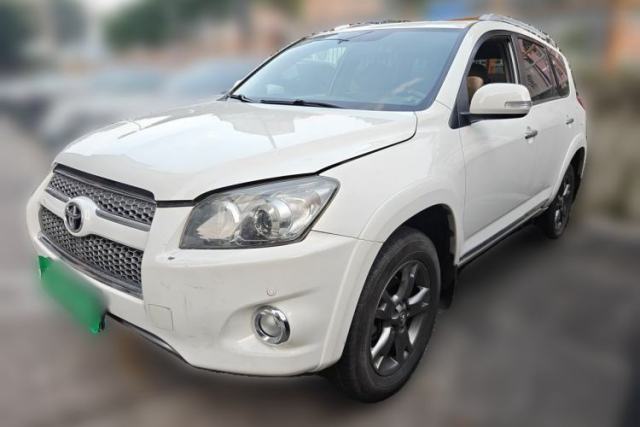 Used Toyota RAV4 2012 Luxurious 2.4L Automatic 4x4 with Stylish Features