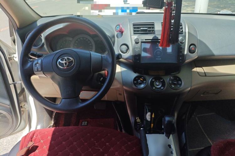 Used Toyota RAV4 2012 Luxurious Edition 2.0L Automatic All-Wheel Drive Steering Wheel