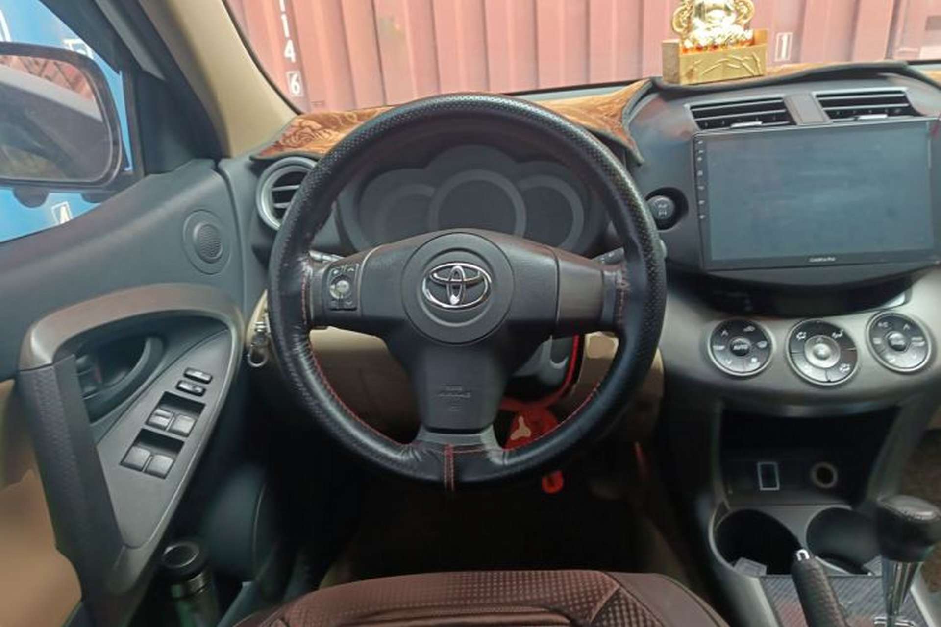 Used Toyota RAV4 2012 Luxurious Edition 2.0L Automatic All-Wheel Drive Steering Wheel