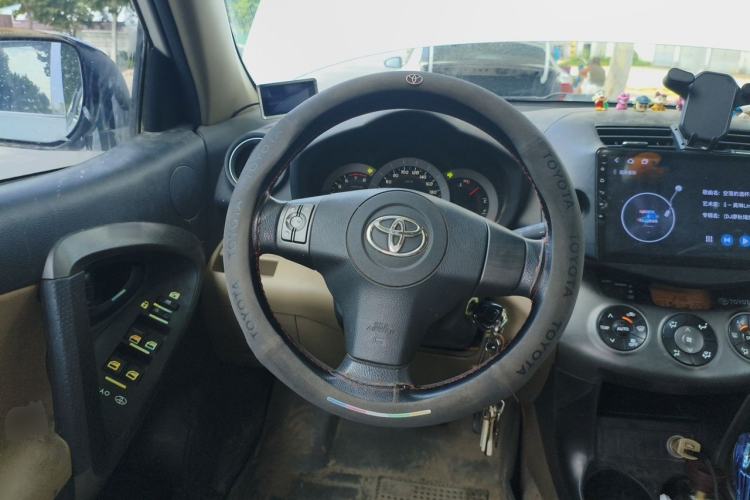 Used Toyota RAV4 2012 Luxurious Edition 2.0L Automatic All-Wheel Drive Steering Wheel