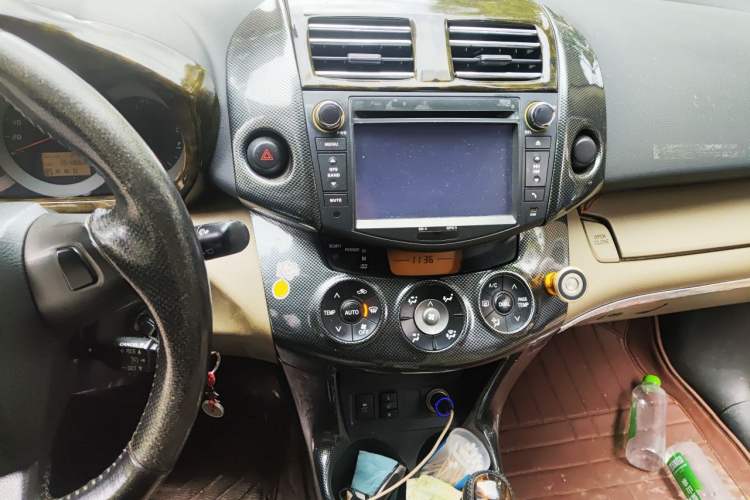 Used Toyota RAV4 2013 Special Edition 2.0L Automatic Elite Audio And AC Panel