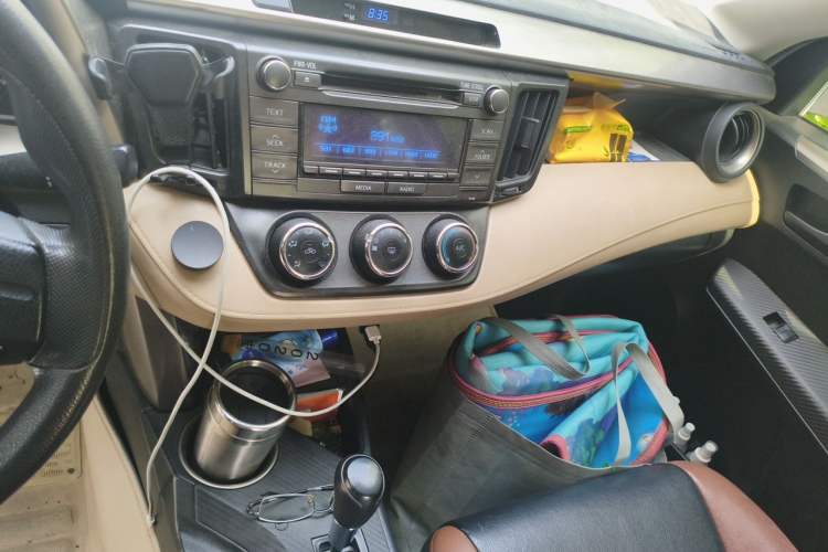Used Toyota RAV4 2013 2.0L CVT Two-Wheel Drive Urban Edition Audio And AC Panel