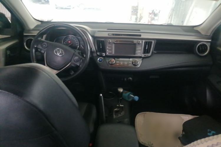 Used Toyota RAV4 2013 2.0L CVT Four-Wheel Drive New Edition Center Console