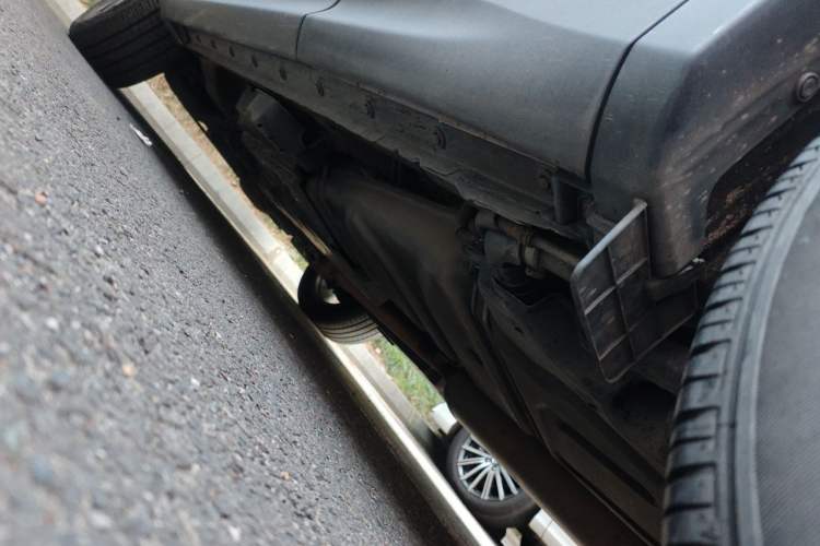 Used Toyota RAV4 2013 2.5L Automatic 4x4 Prestige Edition Chassis Rear Left