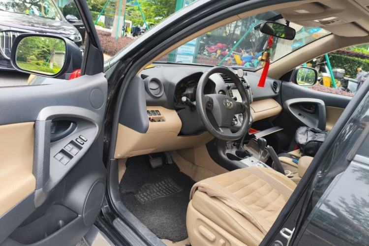 Used Toyota RAV4 2013 Special Edition 2.0L Automatic Elite Driver Seat