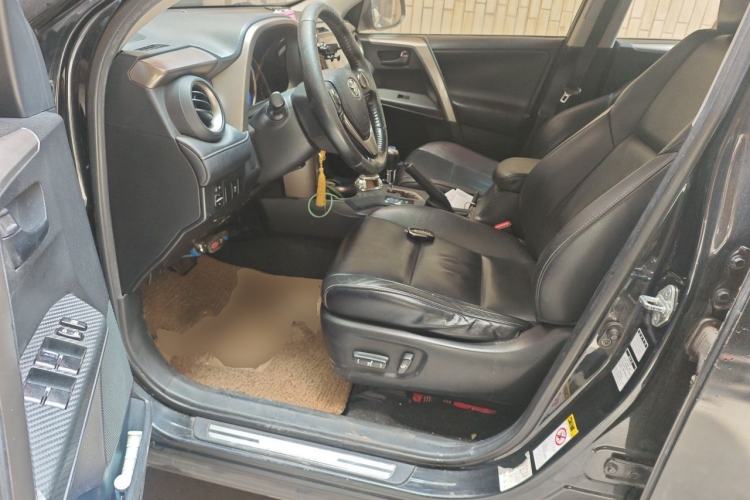 Used Toyota RAV4 2013 2.5L Automatic 4x4 Elite Edition Driver Seat