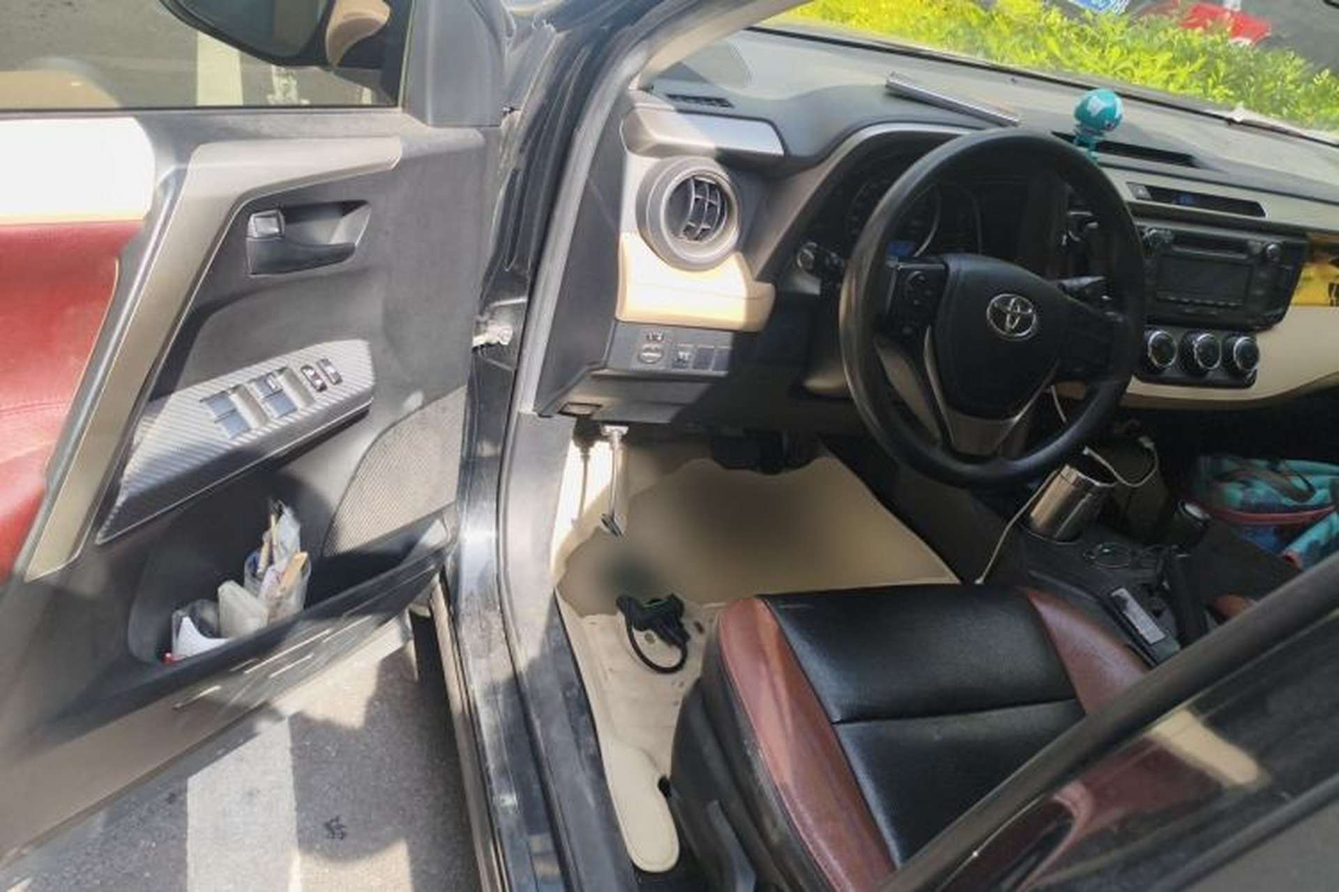 Used Toyota RAV4 2013 2.0L CVT Two-Wheel Drive Urban Edition Driver Seat