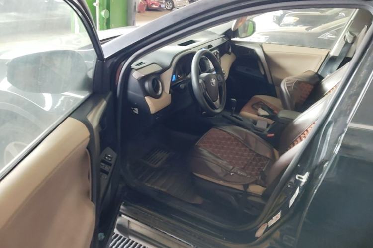 Used Toyota RAV4 2013 2.0L CVT Four-Wheel Drive Fashion Edition Driver Seat