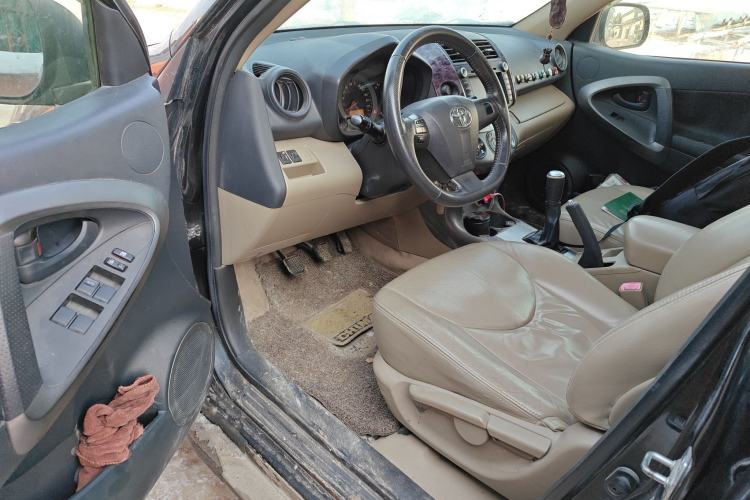 Used Toyota RAV4 2013 Special Edition 2.0L Manual Classic Driver Seat