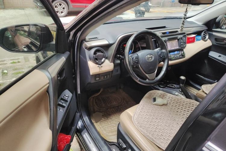 Used Toyota RAV4 2013 2.5L Automatic 4x4 Elite Edition Driver Seat