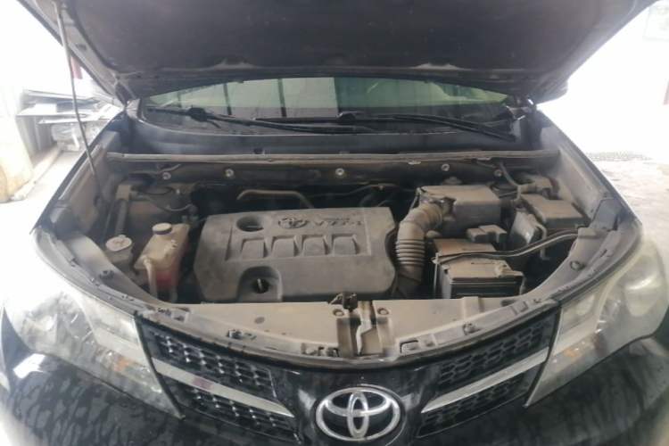 Used Toyota RAV4 2013 2.0L CVT Four-Wheel Drive New Edition Engine Bay