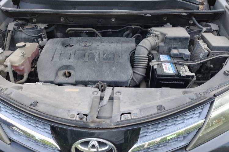 Used Toyota RAV4 2013 2.0L CVT Two-Wheel Drive Urban Edition Engine Bay