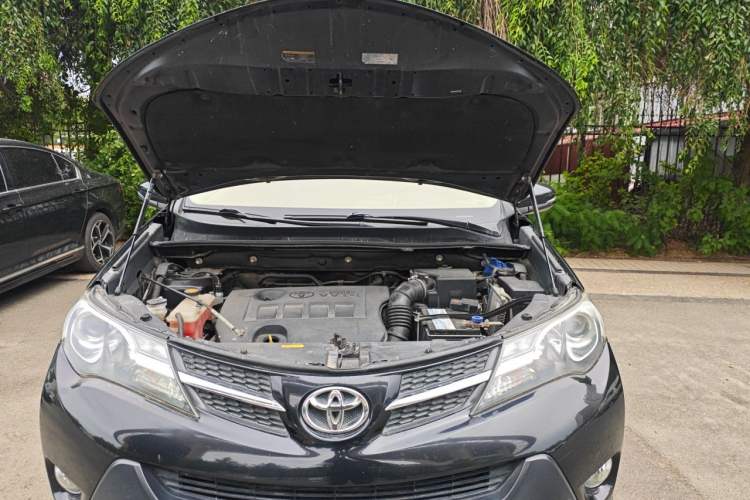 Used Toyota RAV4 2013 2.0L Manual Two-Wheel Drive Urban Edition Engine Bay