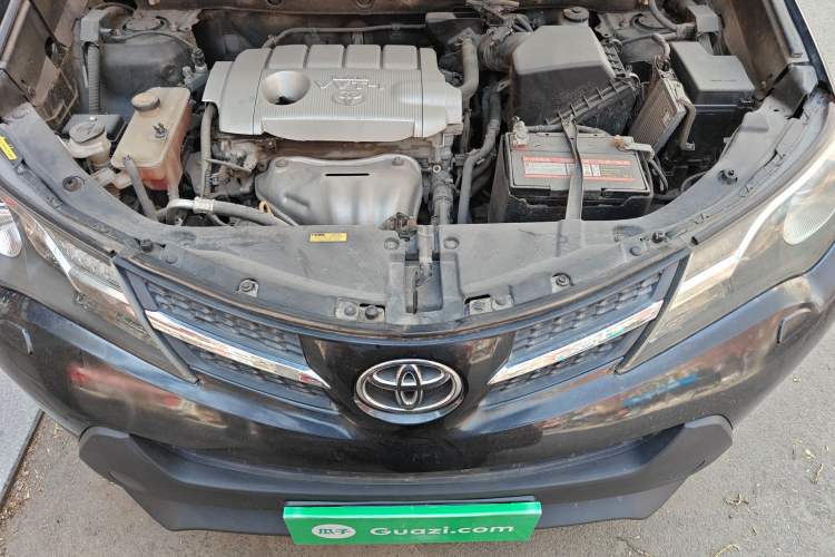 Used Toyota RAV4 2013 2.5L Automatic 4x4 Elite Edition Engine Bay