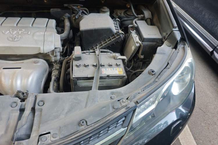 Used Toyota RAV4 2013 2.5L Automatic 4x4 Prestige Edition Engine Bay Left