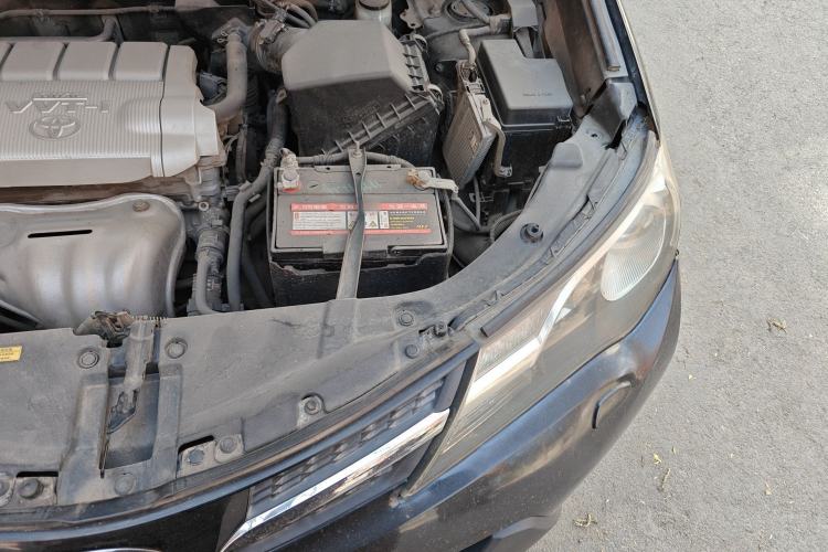 Used Toyota RAV4 2013 2.5L Automatic 4x4 Elite Edition Engine Bay Left