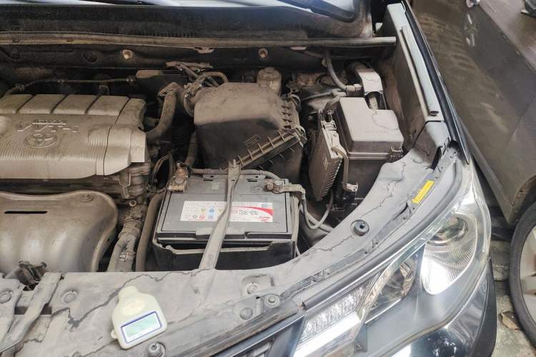 Used Toyota RAV4 2013 2.5L Automatic 4x4 Elite Edition Engine Bay Left